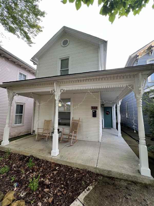 322 E Chestnut St - Photo 2 of 13