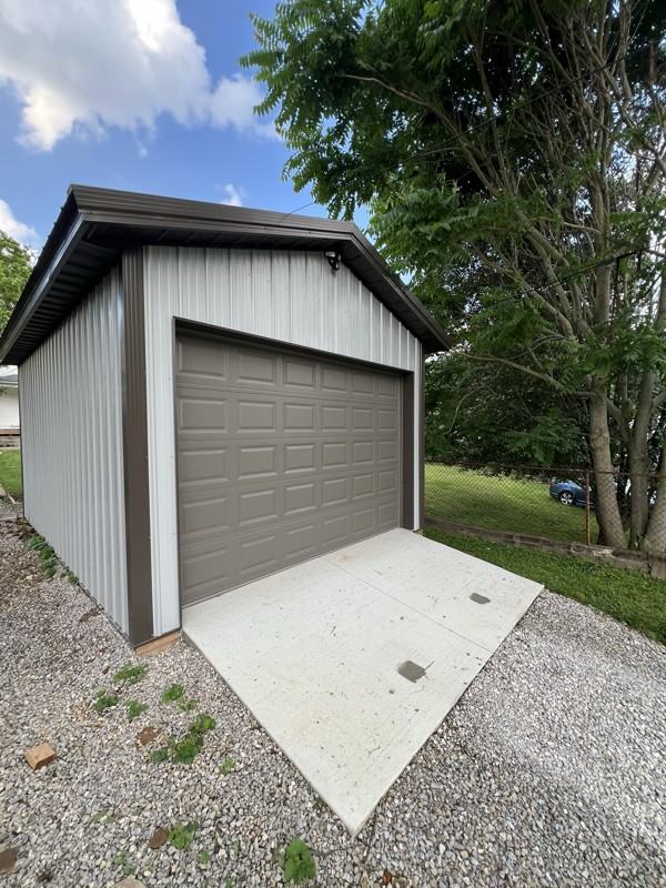 322 E Chestnut St - Photo 4 of 13