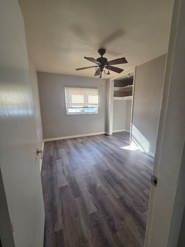 2257 Benninghofen Ave - Photo 4 of 7