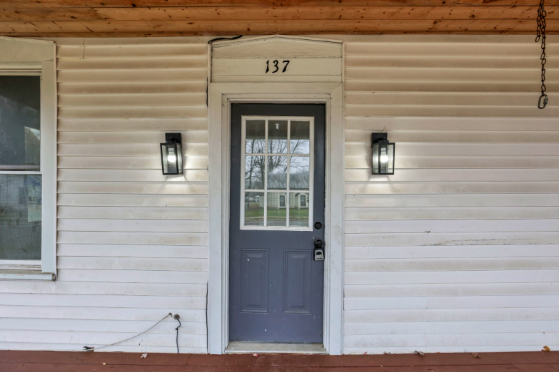 137 E Ottawa St - Photo 2 of 15