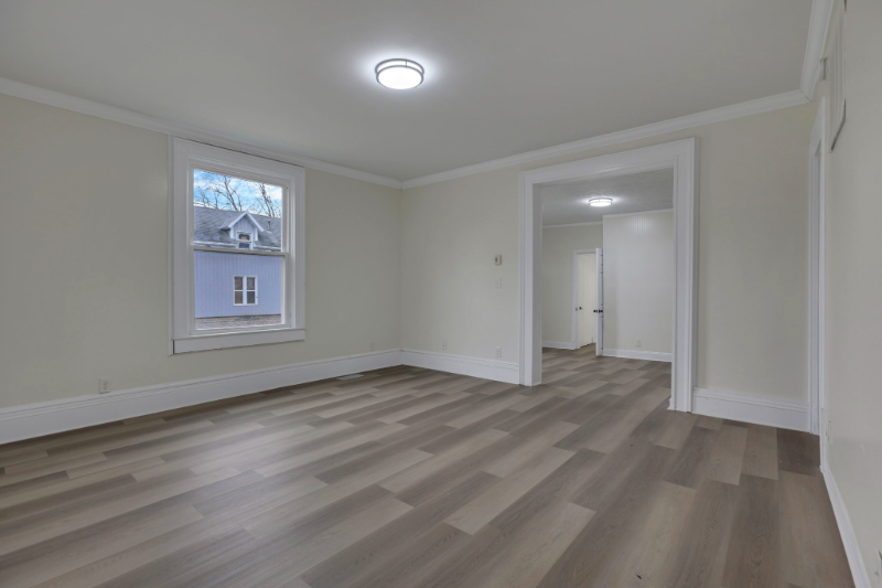 137 E Ottawa St - Photo 3 of 15