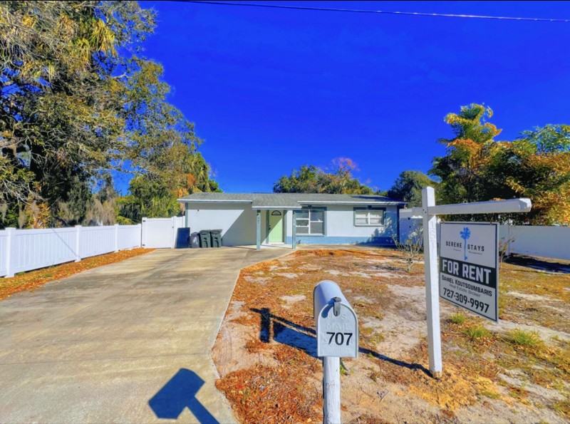 707 E Spruce St - Photo 2 of 16