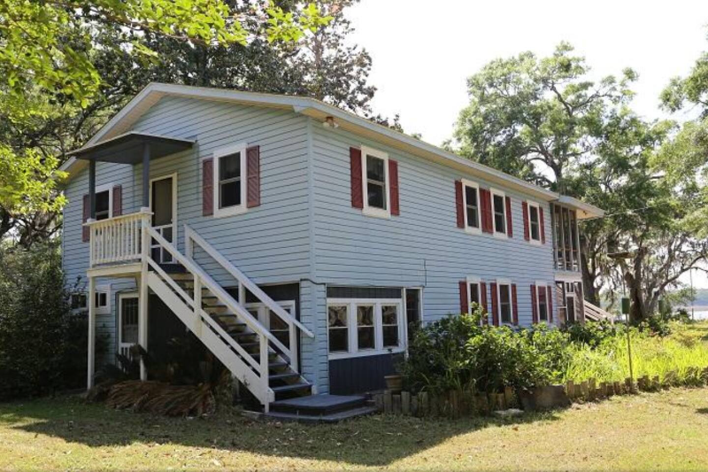 1490 Creekwood Rd #1 - Photo 3 of 11