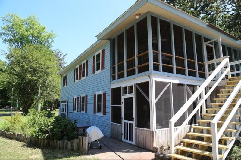 1490 Creekwood Rd #1 - Photo 4 of 11