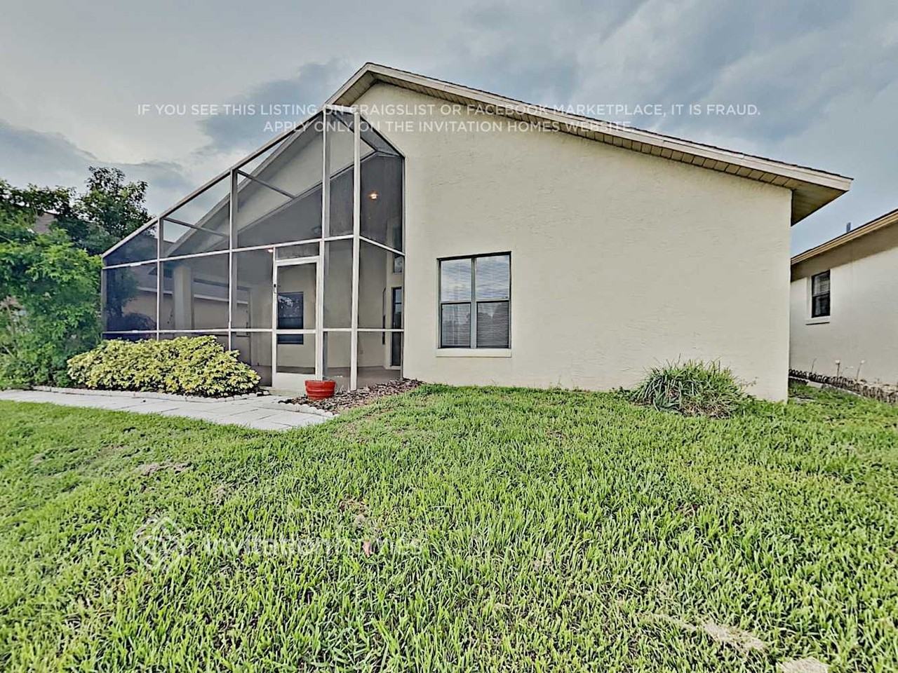 242 Lakebreeze Cir - Photo 2 of 3