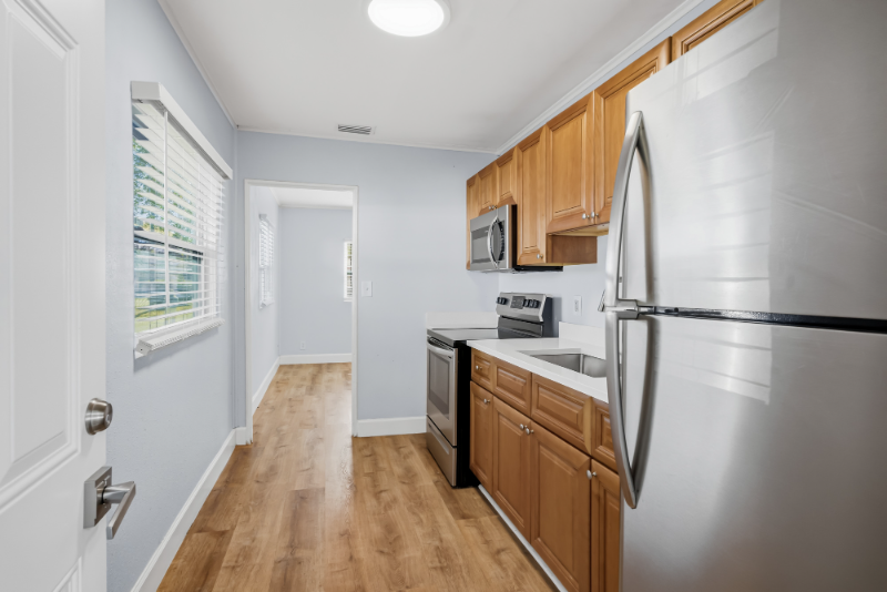 917 56th Ave N - Photo 4 of 20