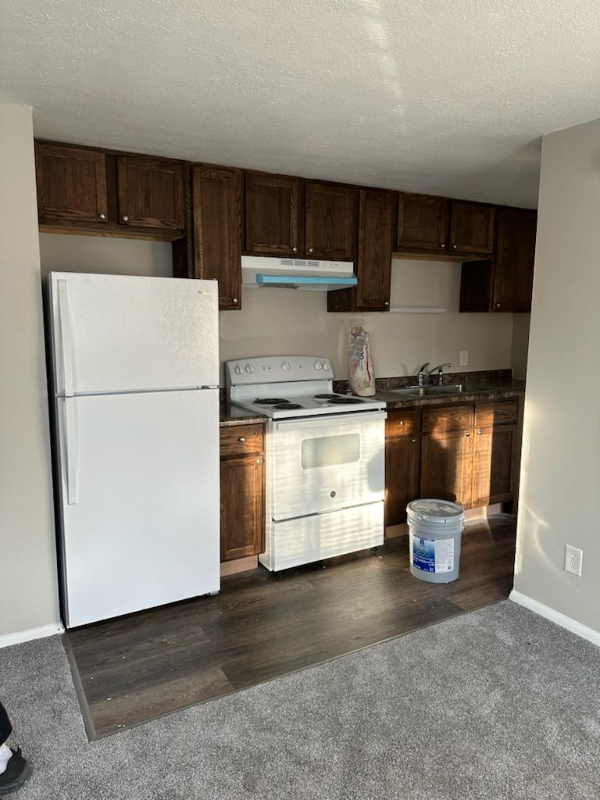 1605 41st St Nw #8 - Photo 2 of 6