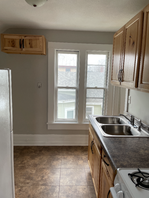 1033 Redfield St #1033 - Photo 4 of 16