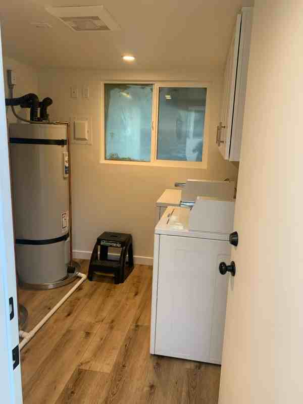 610 Lion St #B - Photo 3 of 19