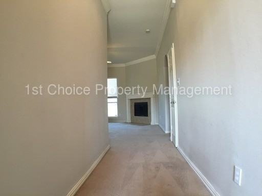 7814 Decoy Dr - Photo 3 of 17