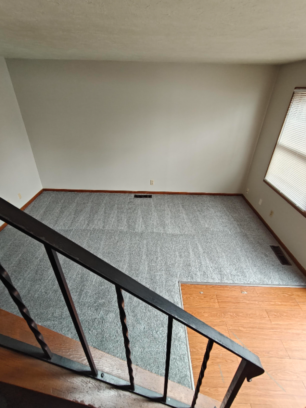 377 Pershing Ave Ne - Photo 7 of 9