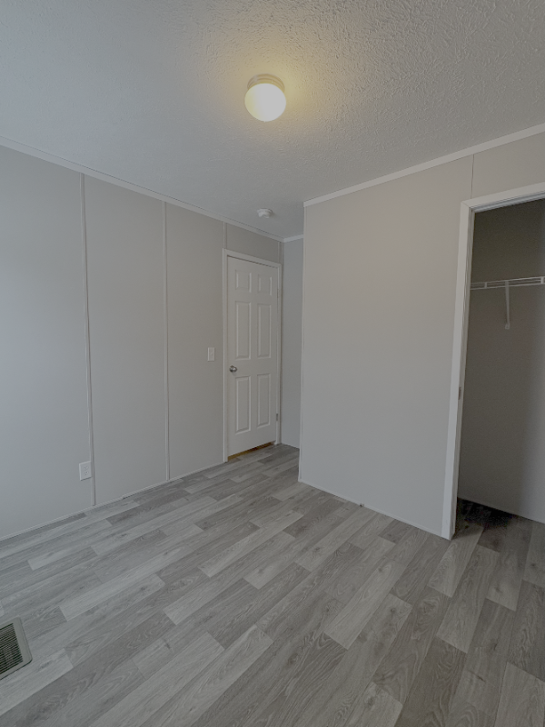 358 Parker Lake Dr - Photo 5 of 10