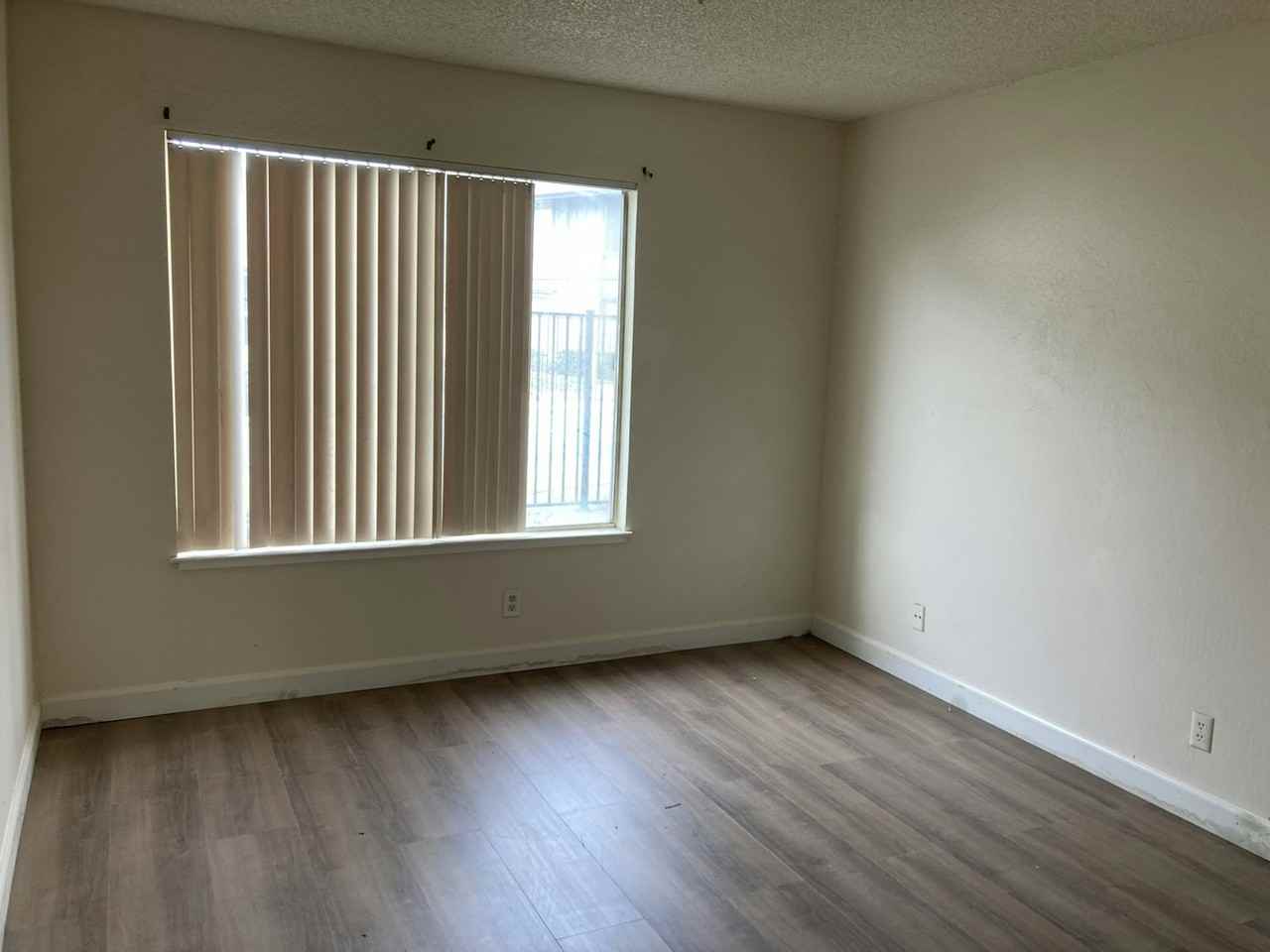 1351 Buckingham Way, Unit 8 - Photo 6 of 11