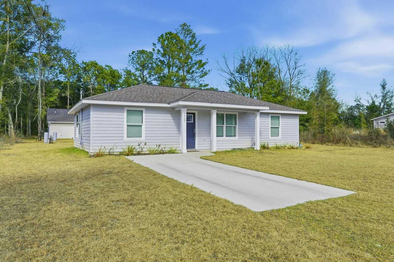 5405 Northwest 8th Place - Photo 2 of 23