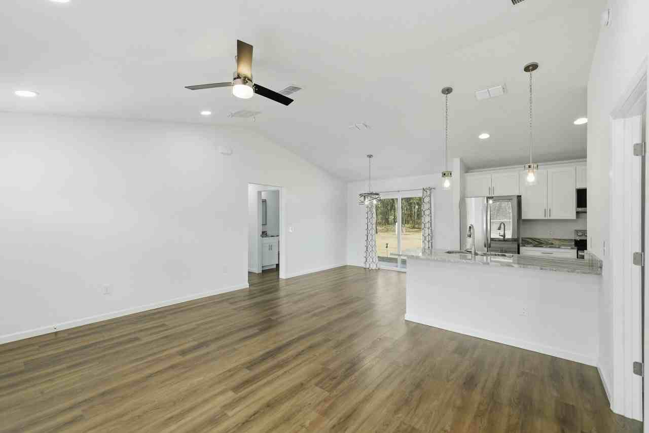 5405 Northwest 8th Place - Photo 4 of 23