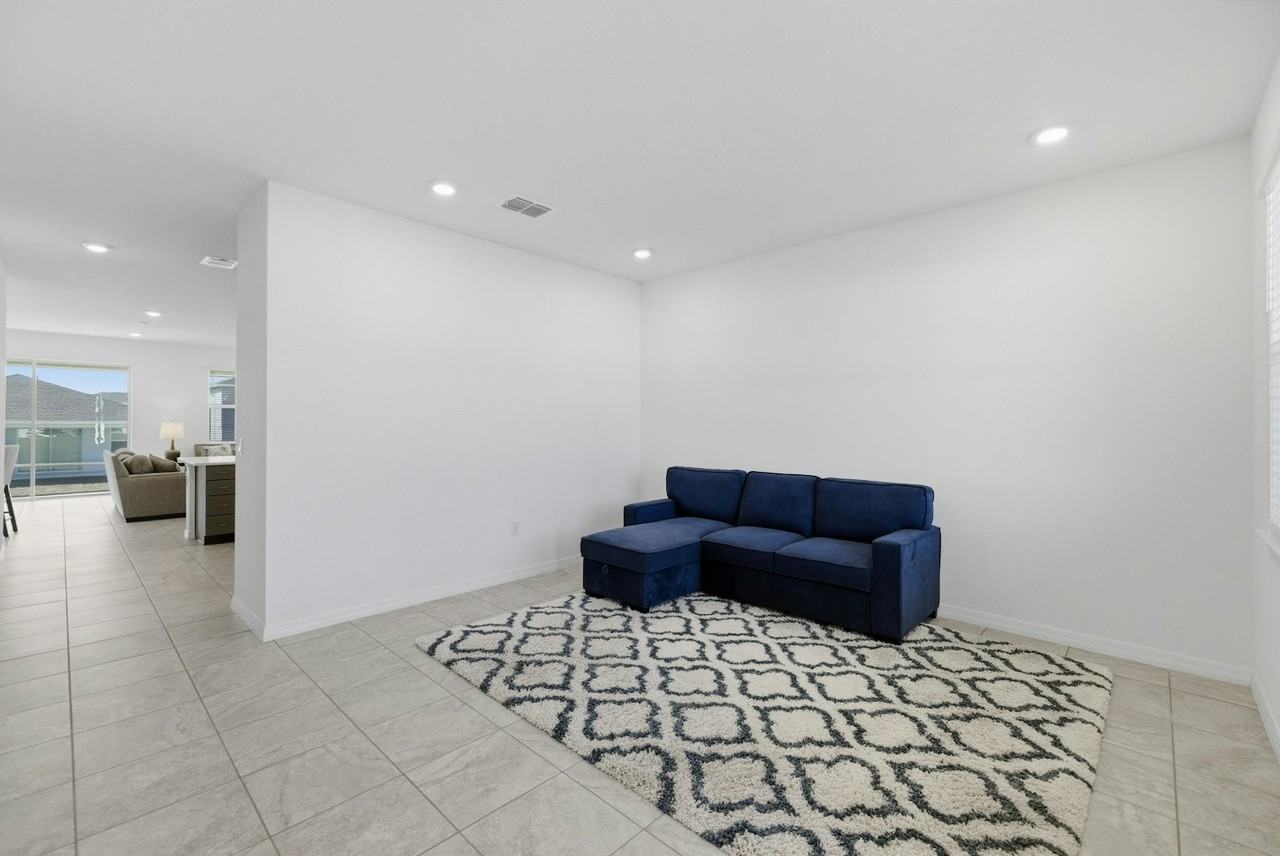 7288 Southwest 64th Street Road - Photo 2 of 26