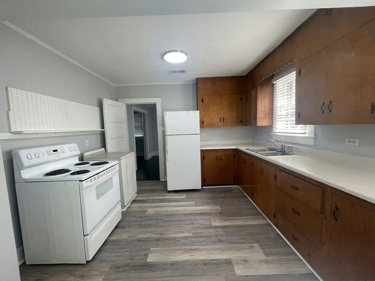 2056 Emogene Street - Photo 5 of 17