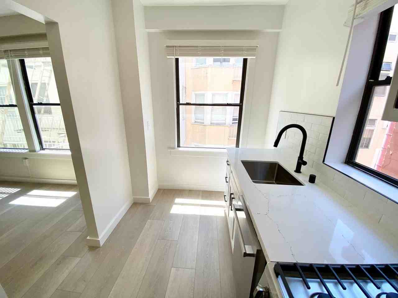 535 Taylor Street - Photo 5 of 25