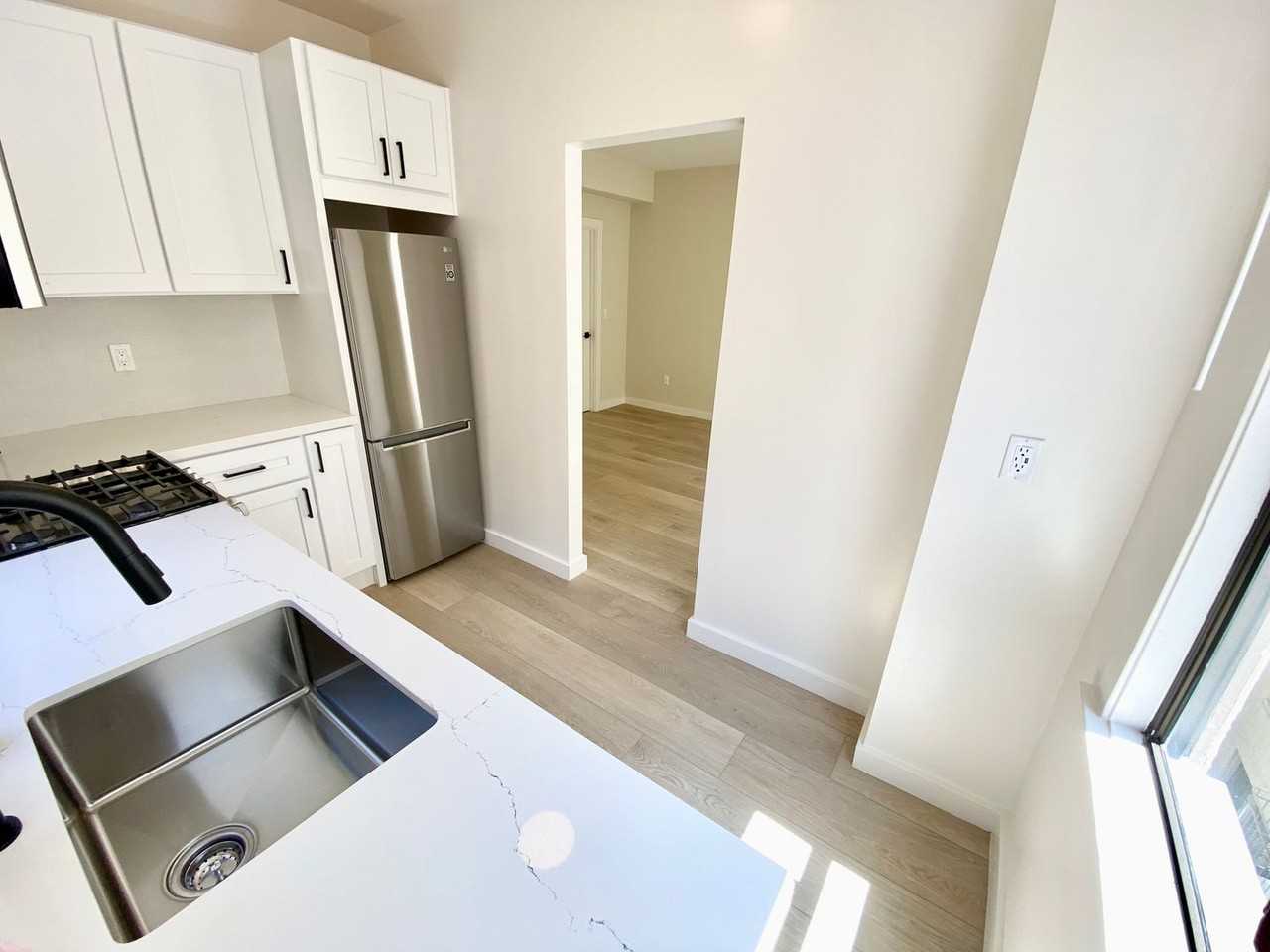 535 Taylor Street - Photo 7 of 25