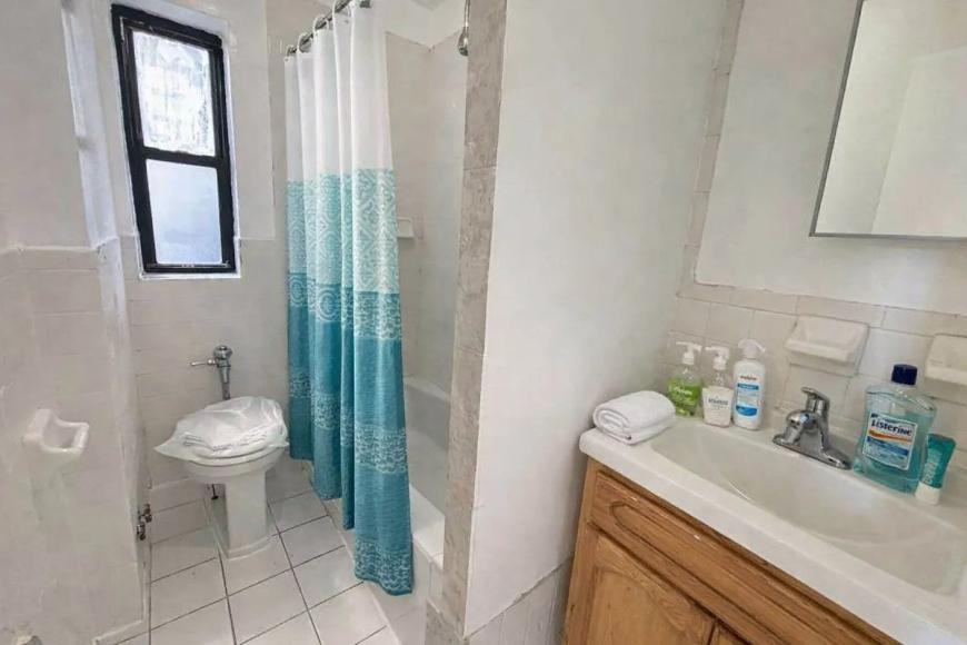 2894 Grand Concourse - Photo 5 of 6