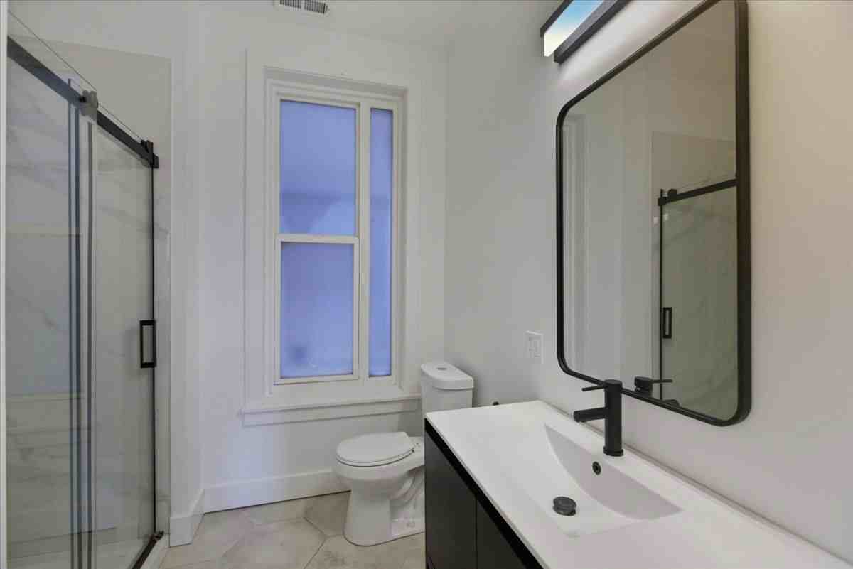 3211 W Le Moyne St #CH1 - Photo 7 of 8