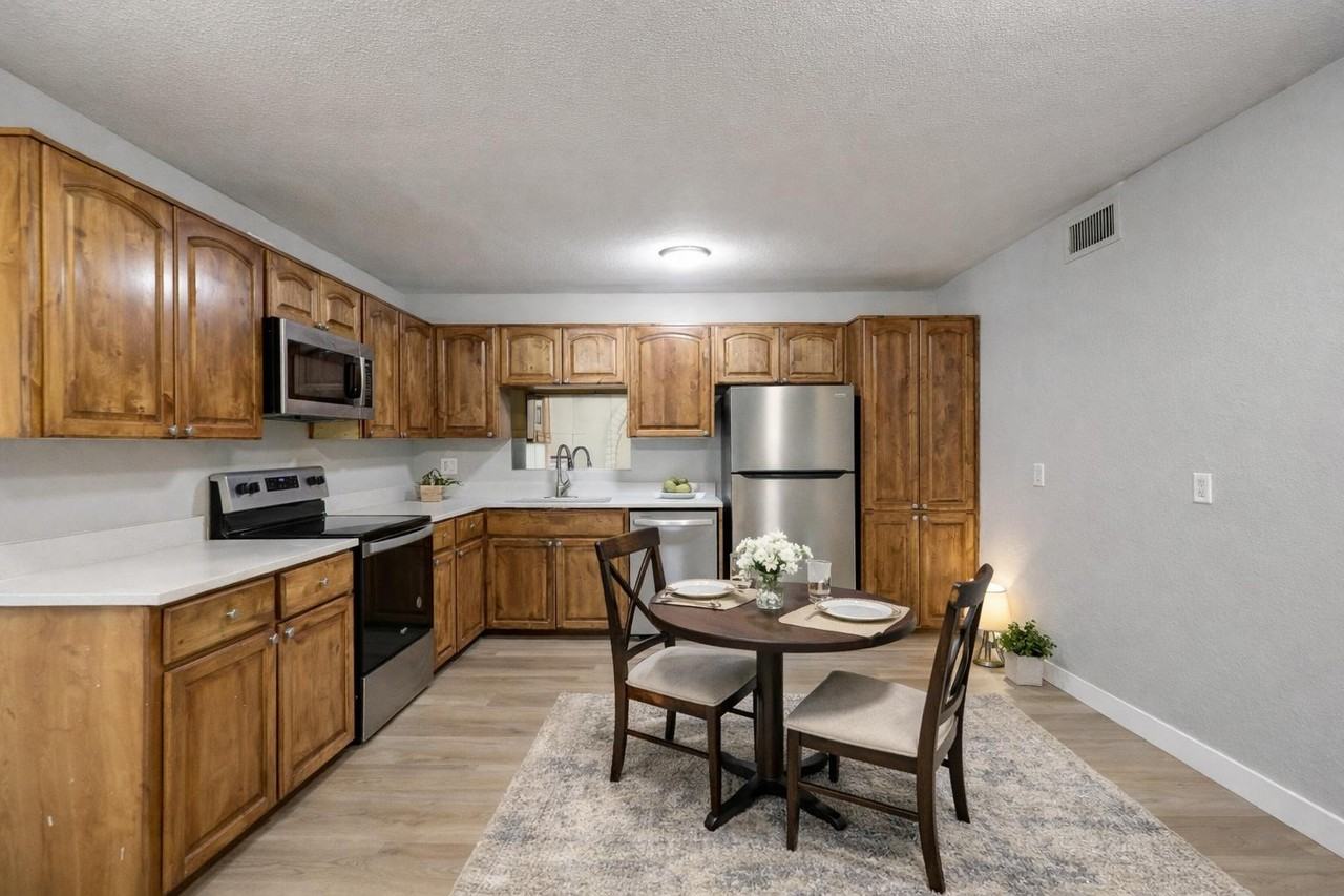 N 57th Dr - Photo 3 of 9