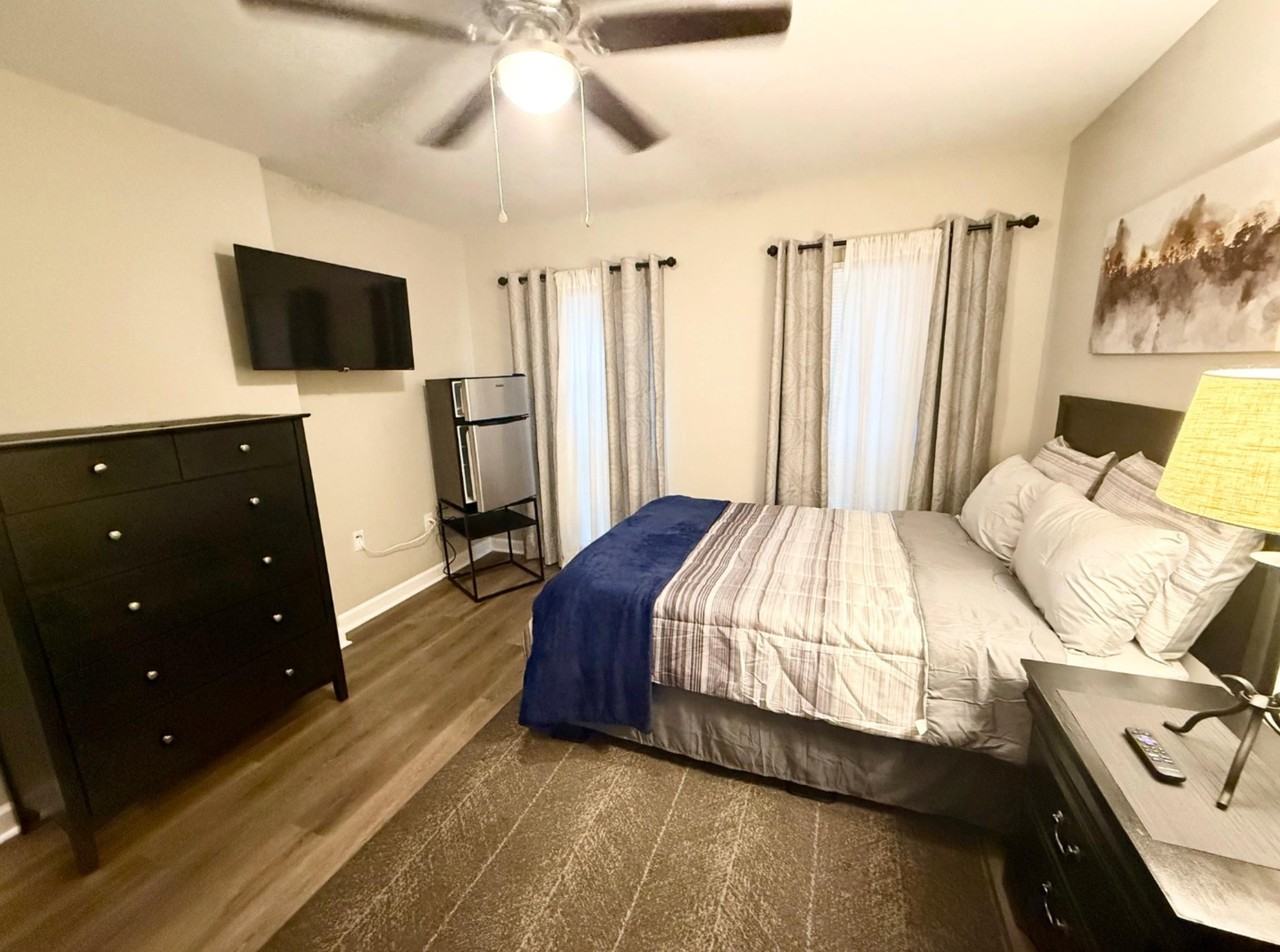 Walnut Wood Dr - Photo 6 of 9