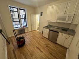 featured image of 305 W 45th St