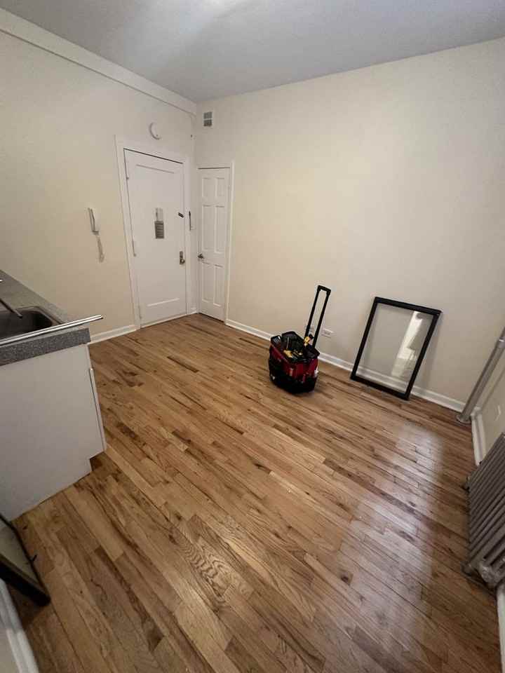 305 W 45th St - Photo 6 of 7