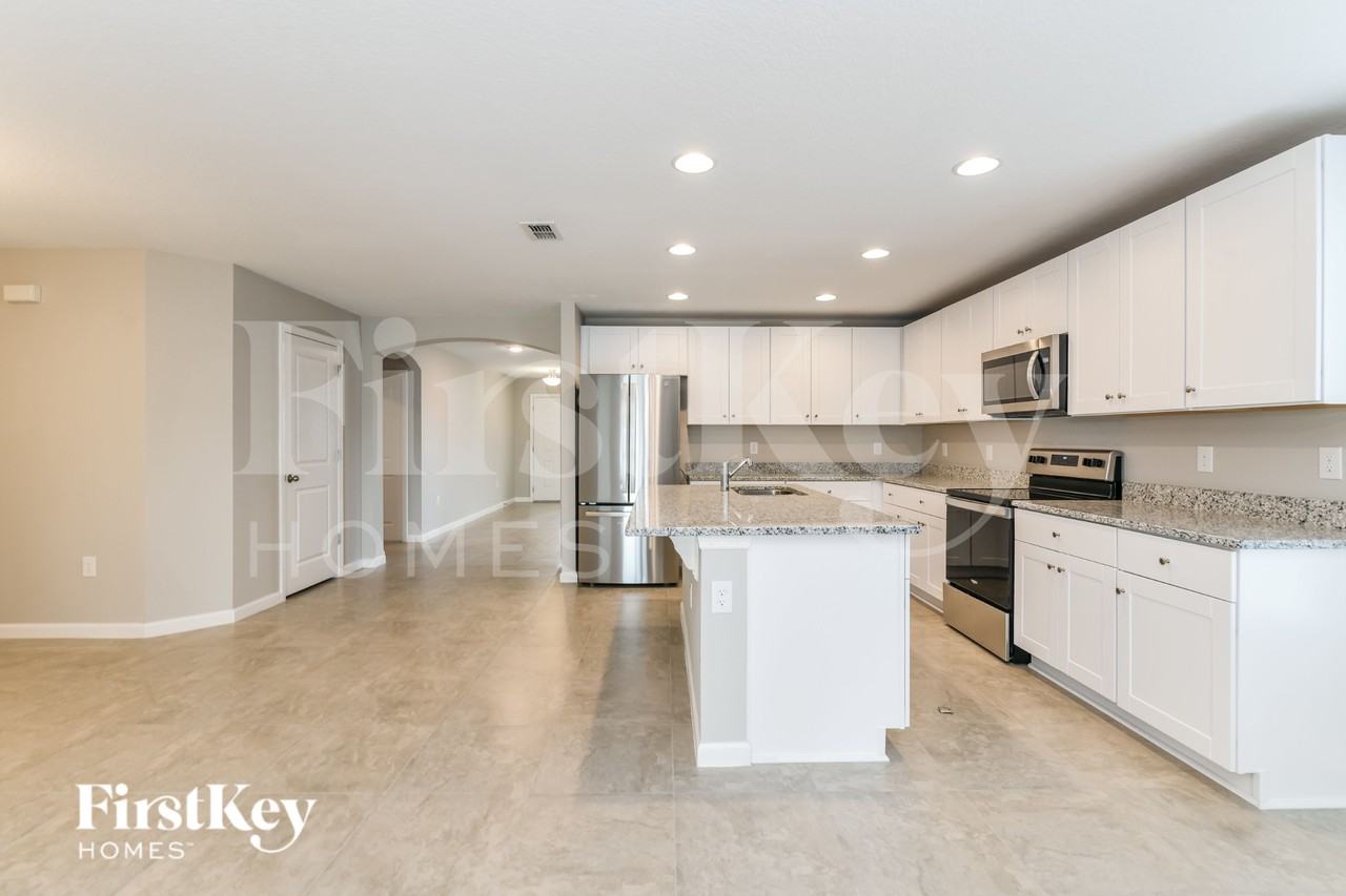 405 Earheart Dr - Photo 3 of 15