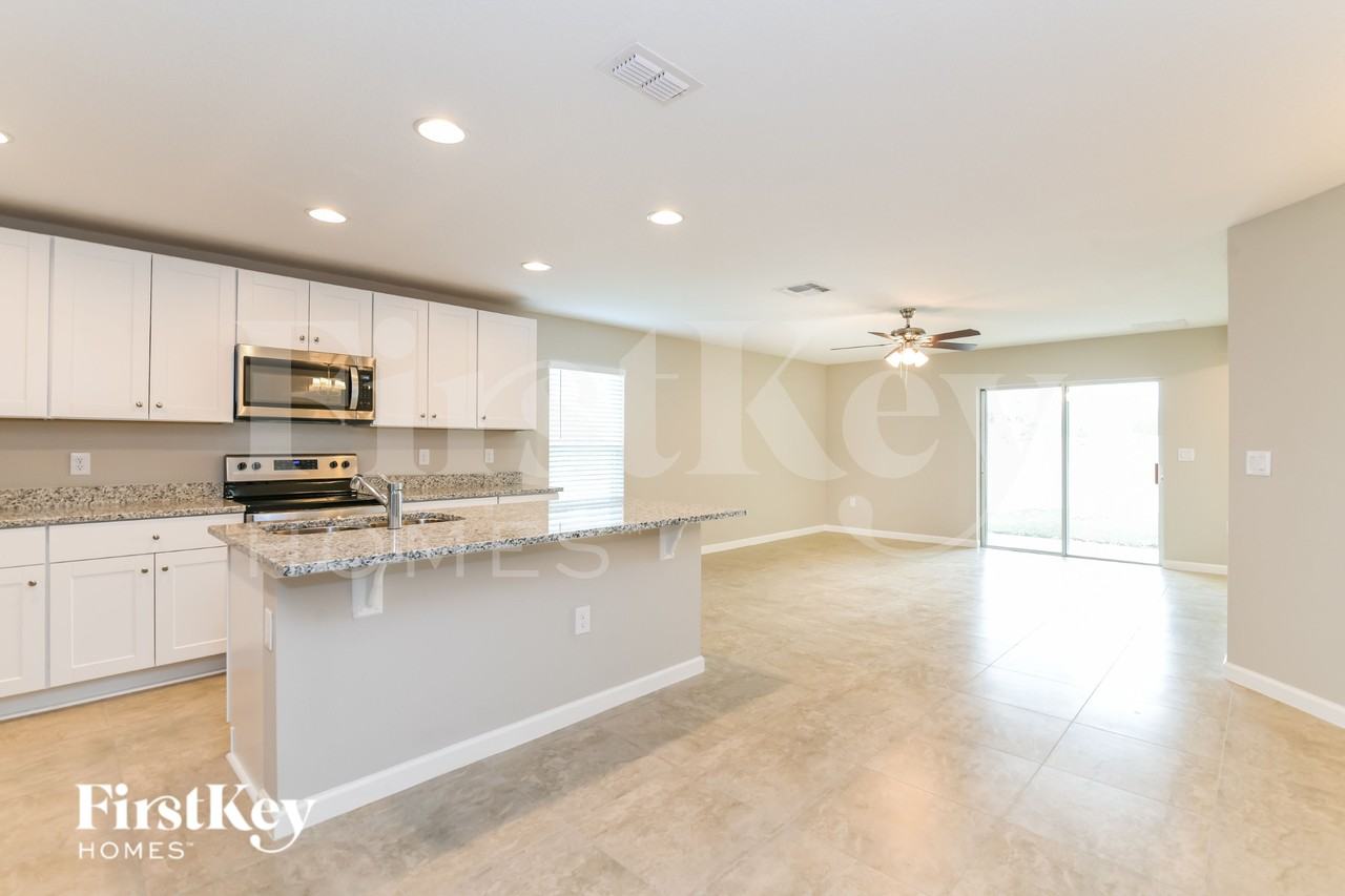 405 Earheart Dr - Photo 4 of 15