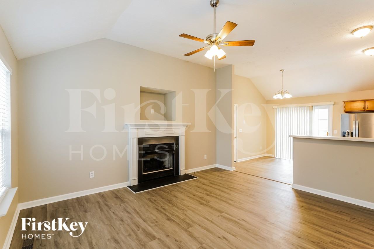 112 Saddlestone Ct S - Photo 4 of 15