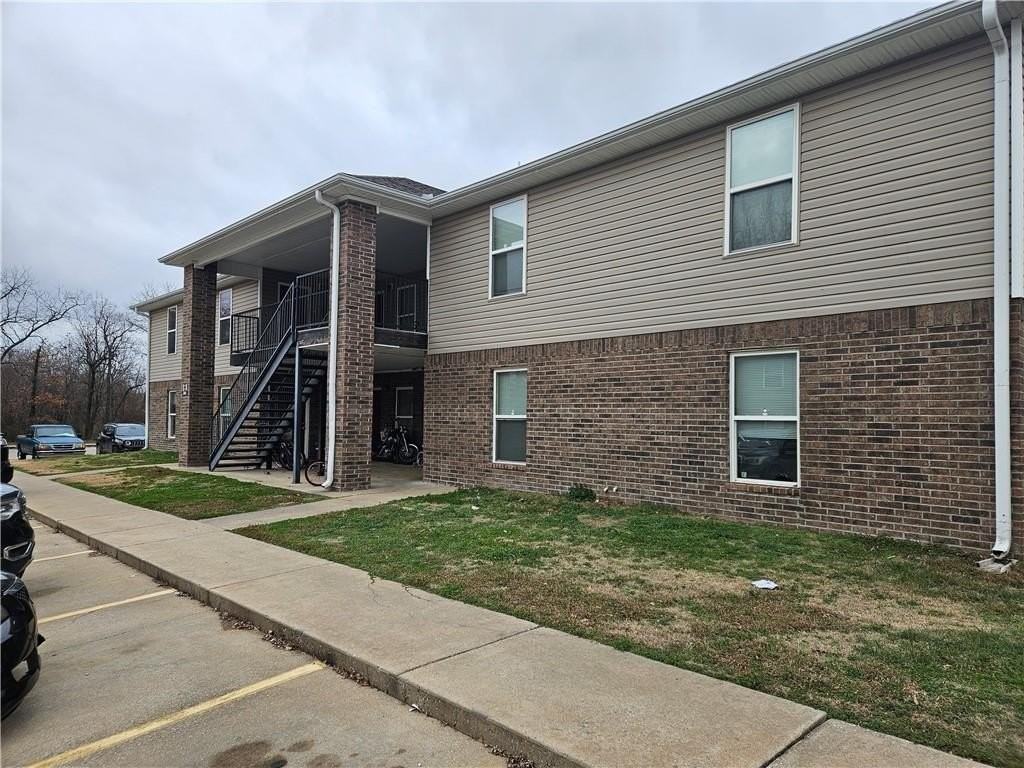 322 Sadie Ln - Photo 2 of 12