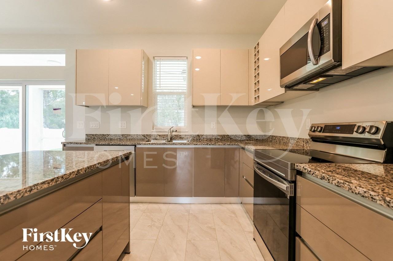 4391 Cuthbert Ave - Photo 5 of 15