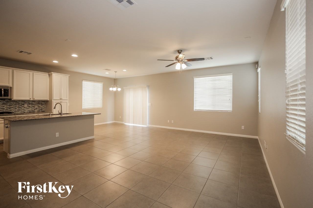 5630 Bishop Flowers St - Photo 2 of 15