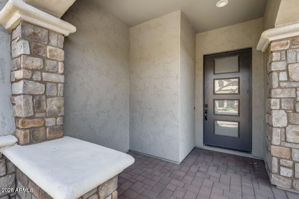 2661 S Olympic Dr - Photo 3 of 50