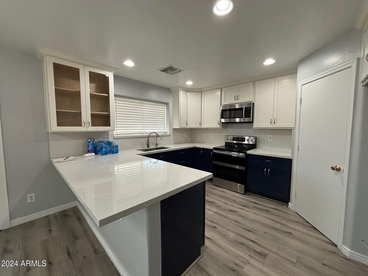 9205 W Cordes Rd - Photo 5 of 30