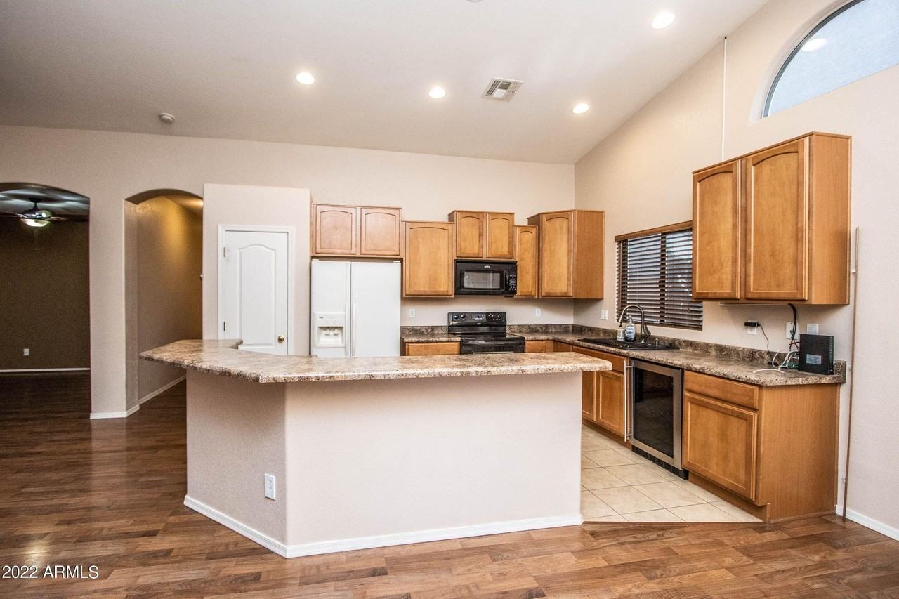 44629 W Santa Fe Ave - Photo 3 of 29