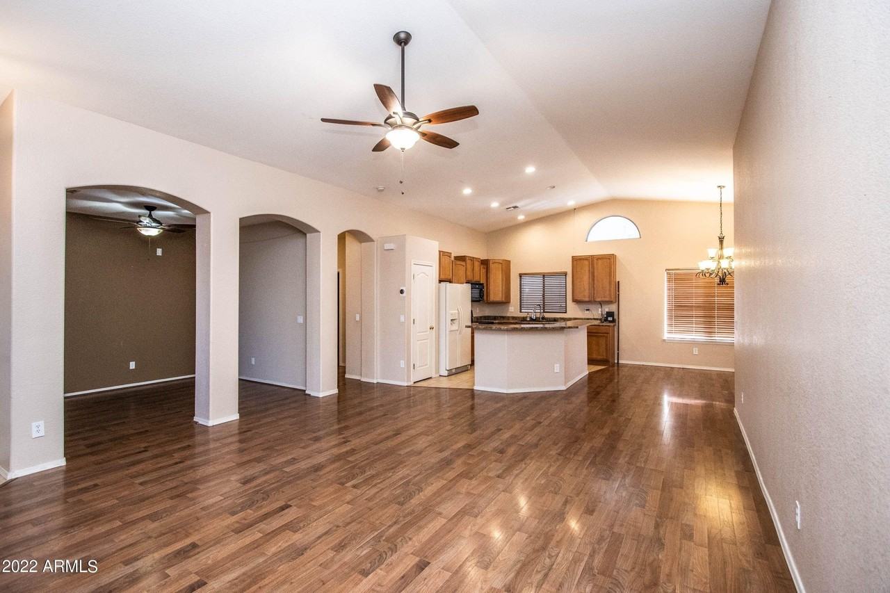 44629 W Santa Fe Ave - Photo 4 of 29