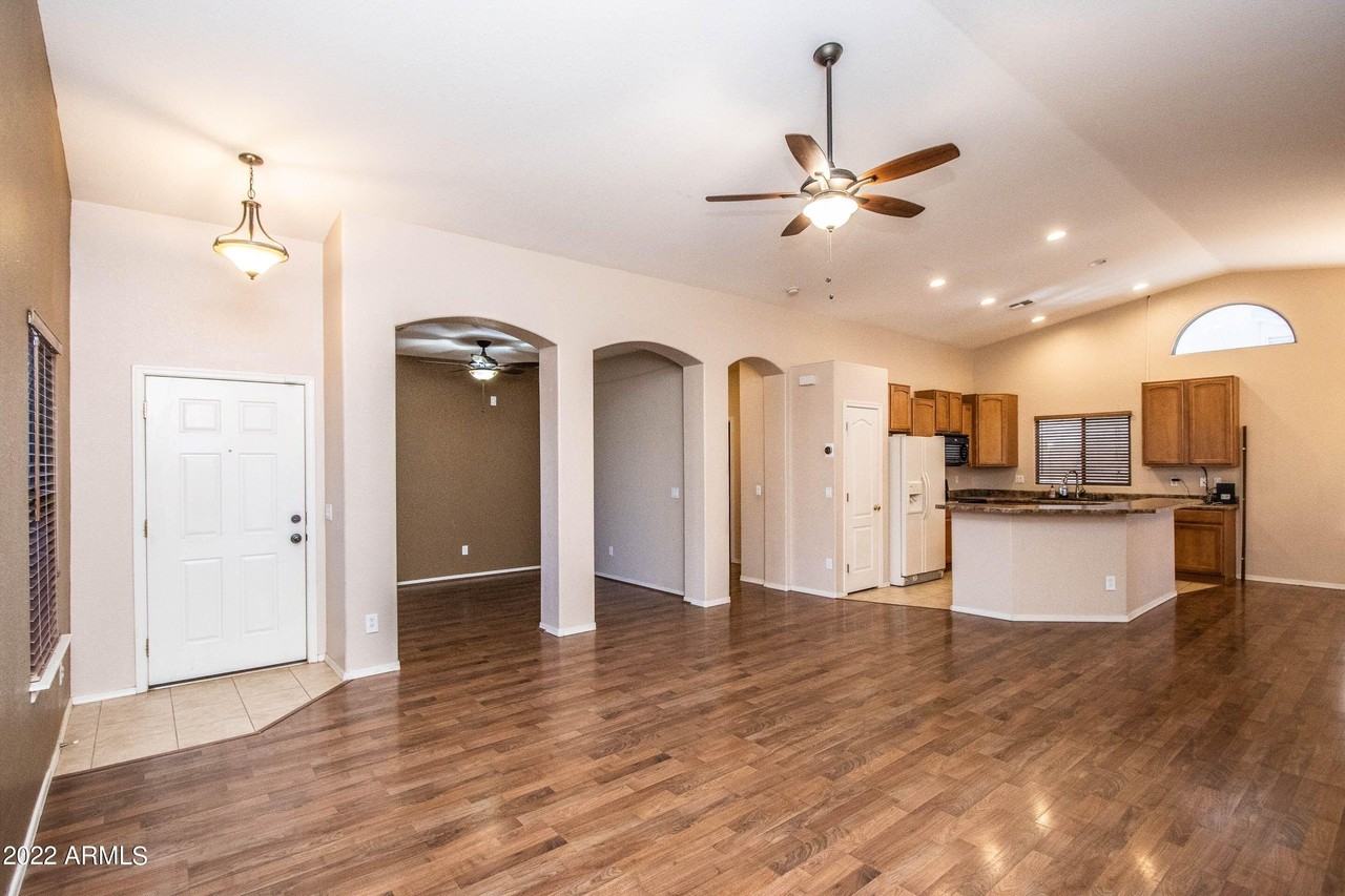 44629 W Santa Fe Ave - Photo 5 of 29