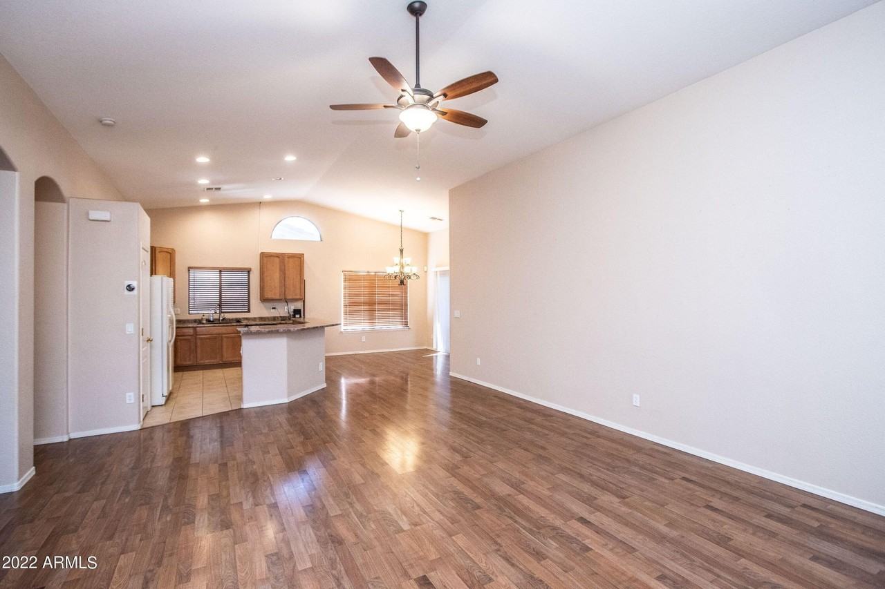 44629 W Santa Fe Ave - Photo 6 of 29