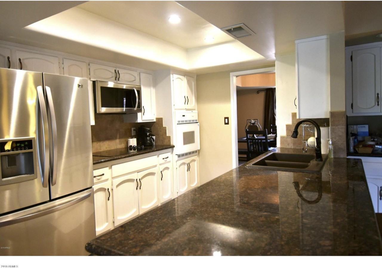 10008 N 33rd Pl - Photo 5 of 14