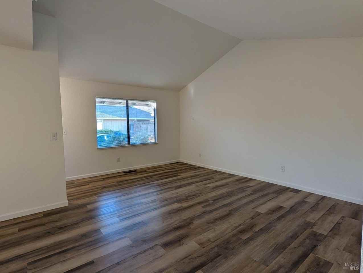 663 Spring Ln - Photo 2 of 11