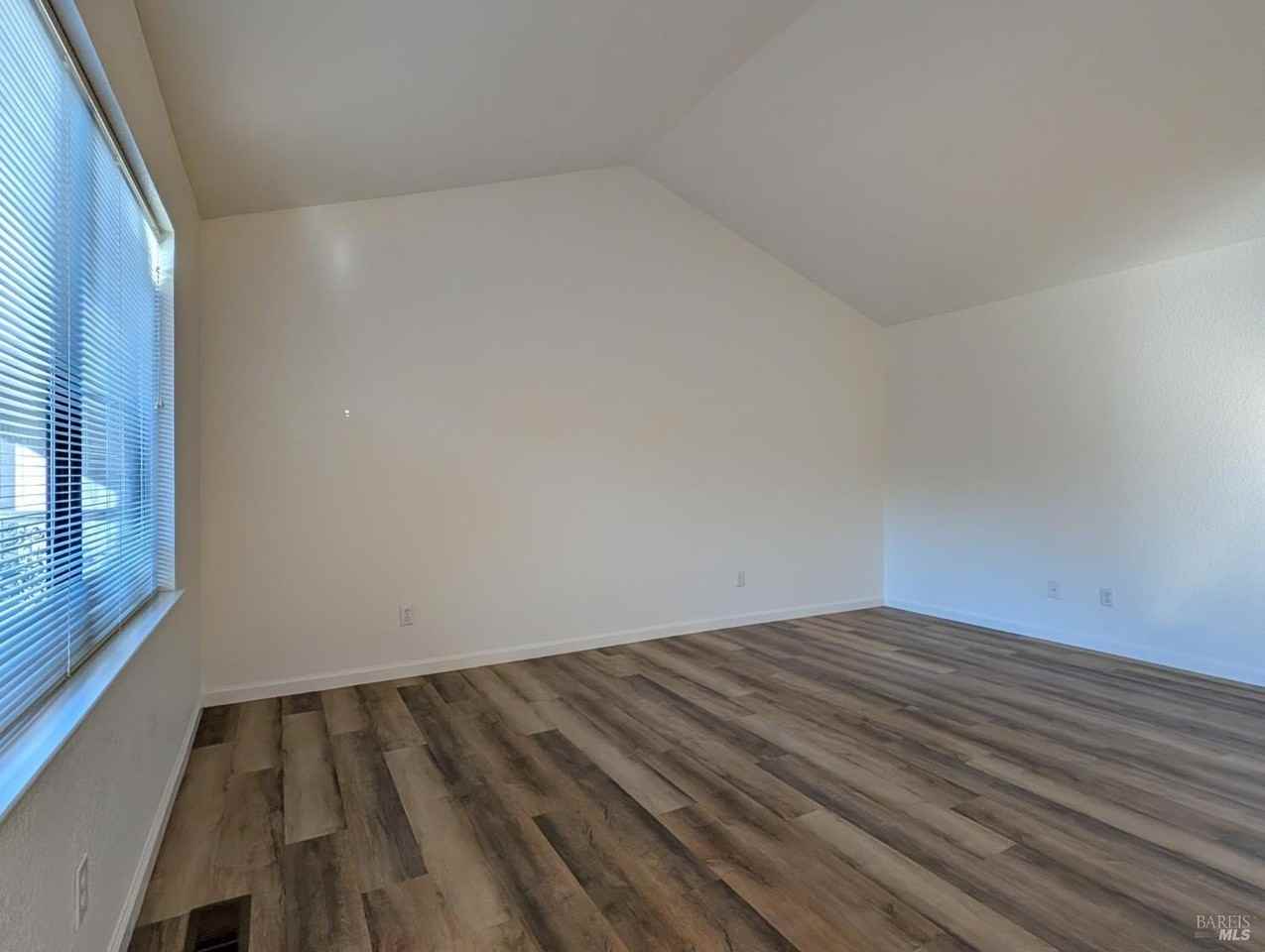 663 Spring Ln - Photo 3 of 11