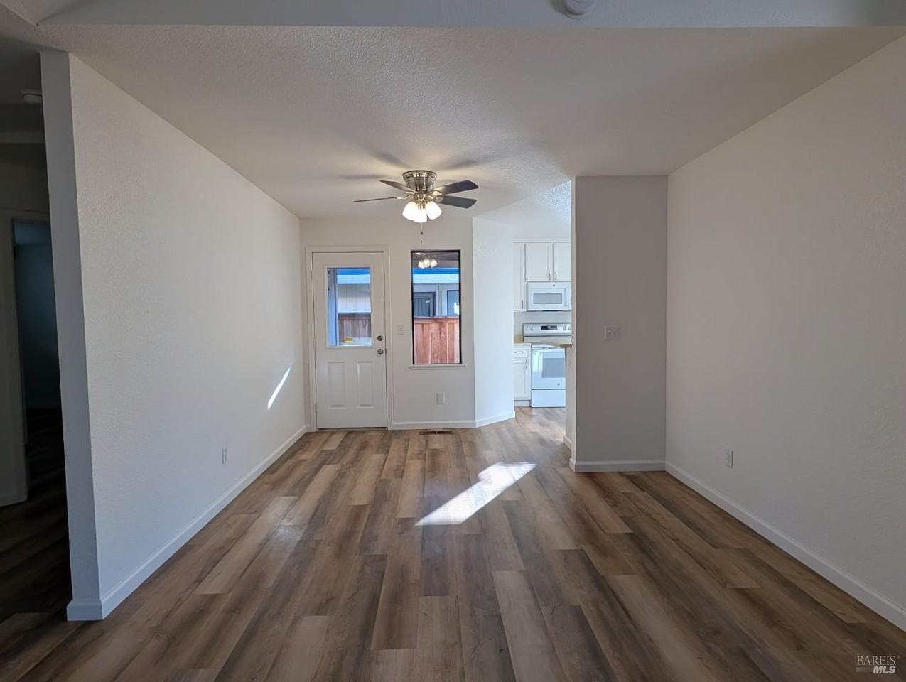 663 Spring Ln - Photo 4 of 11