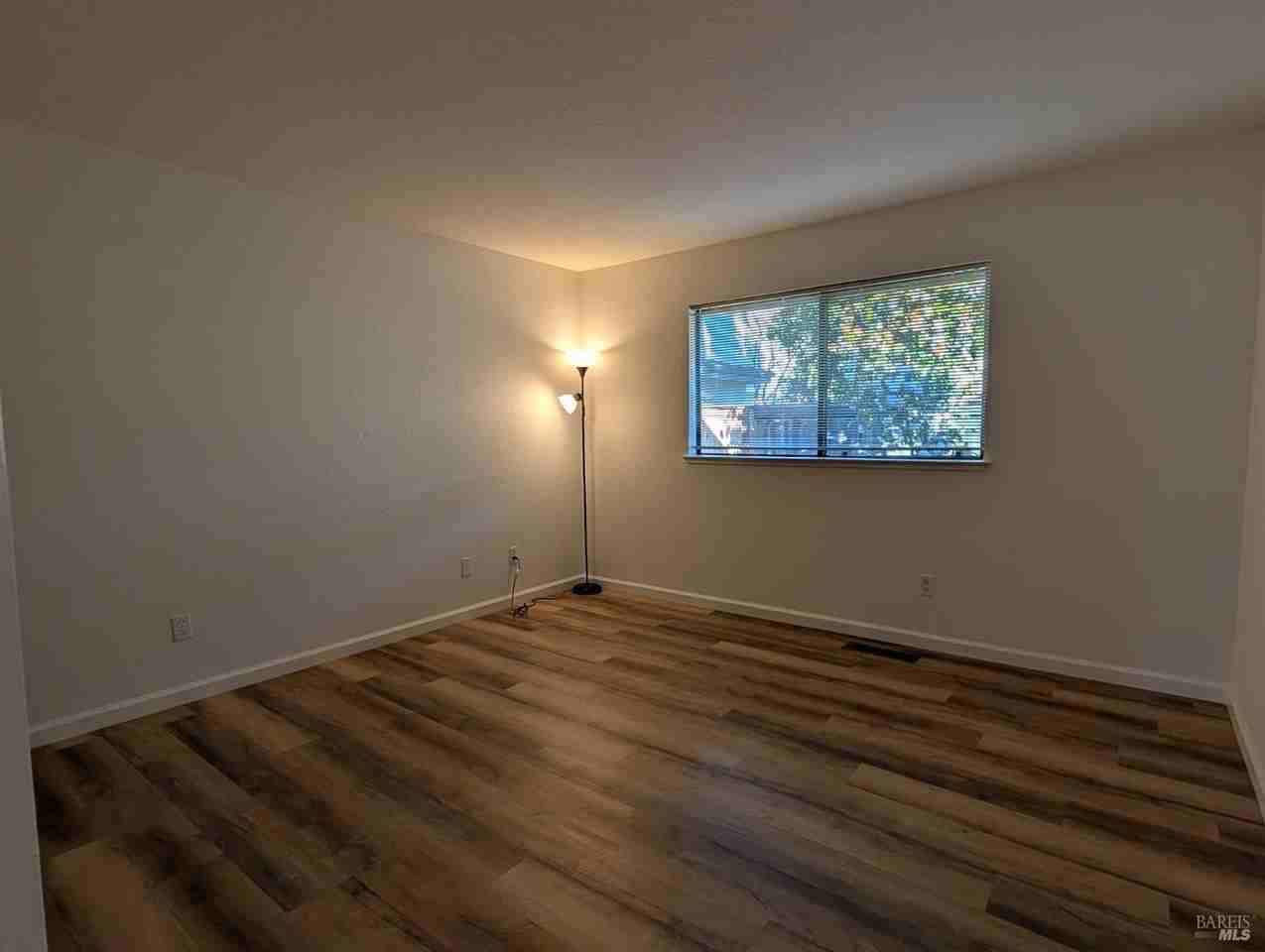 663 Spring Ln - Photo 5 of 11