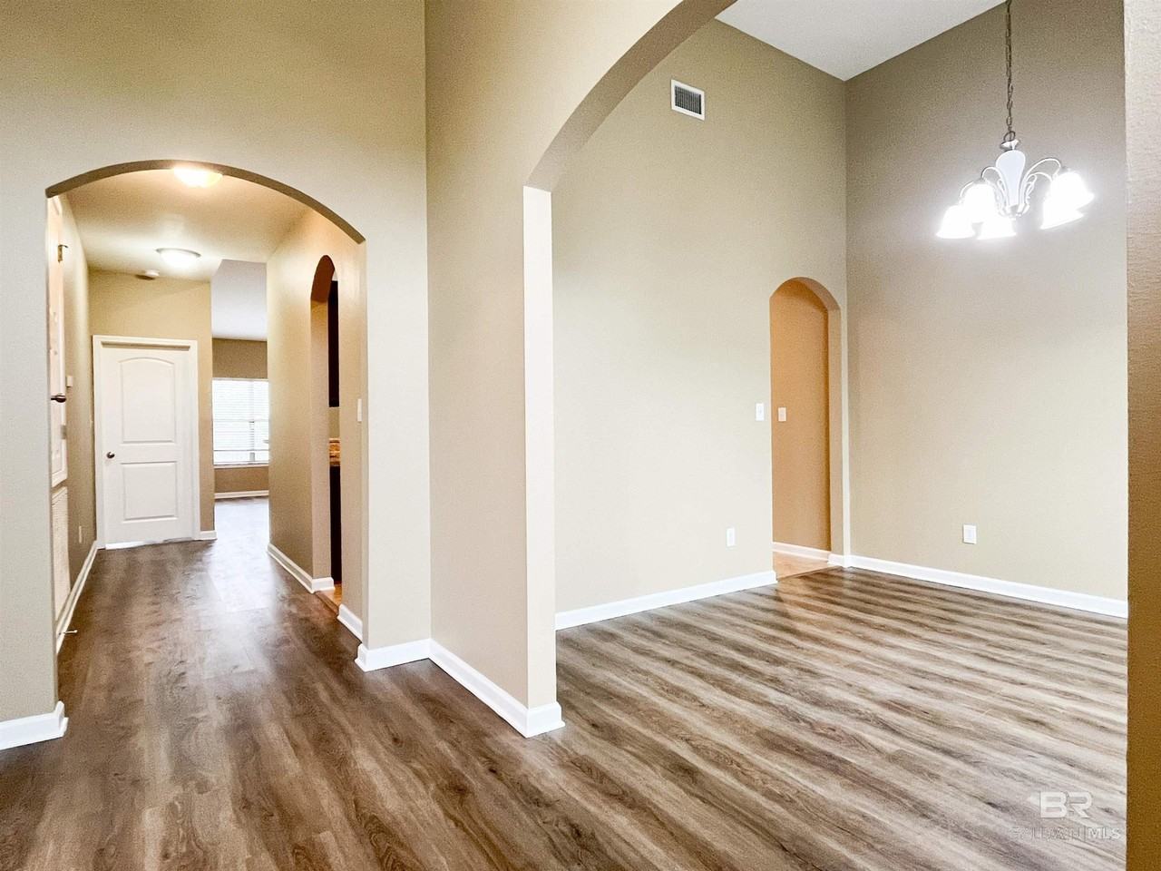 24211 Limerick Ln - Photo 2 of 16