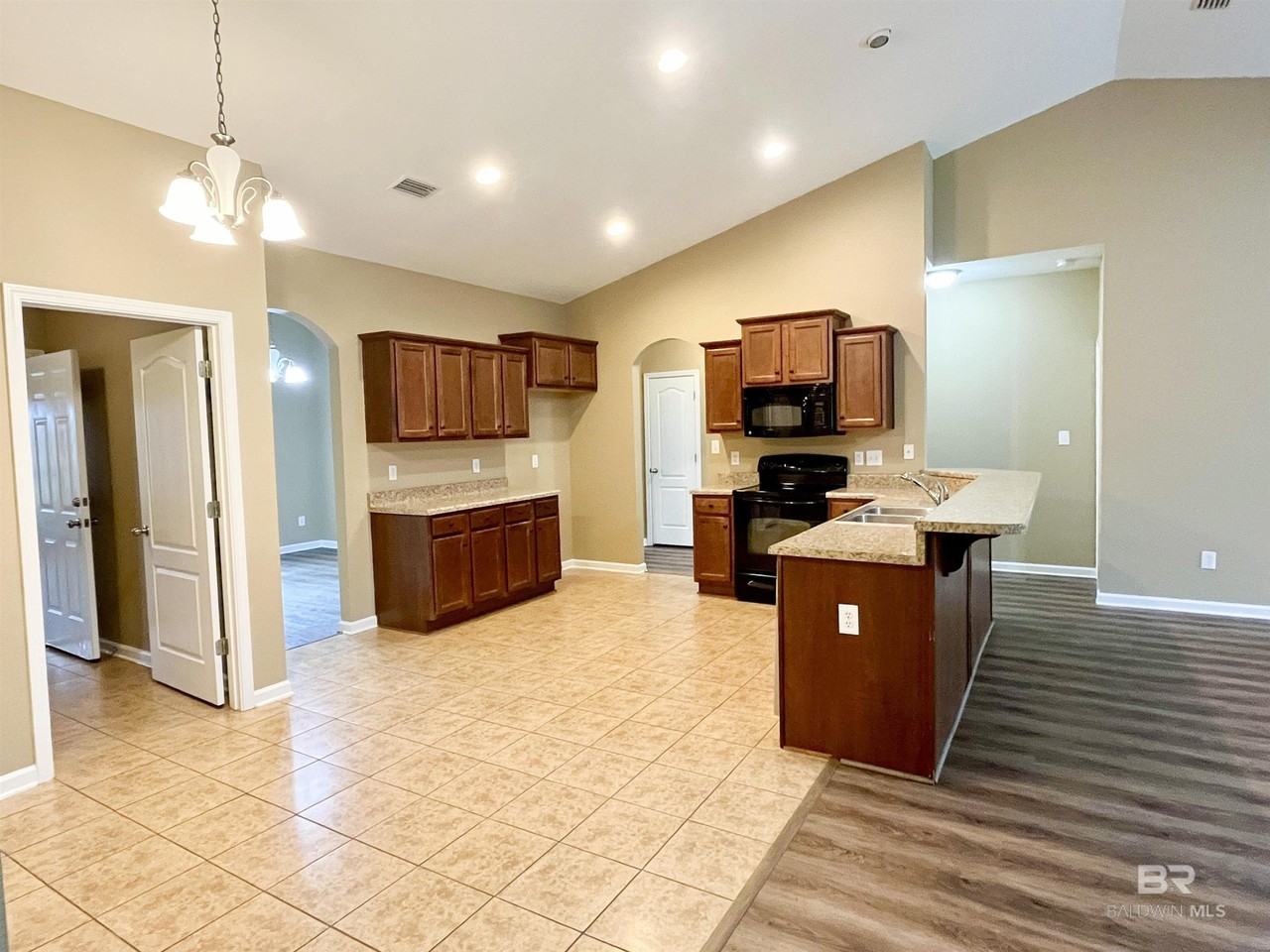 24211 Limerick Ln - Photo 6 of 16