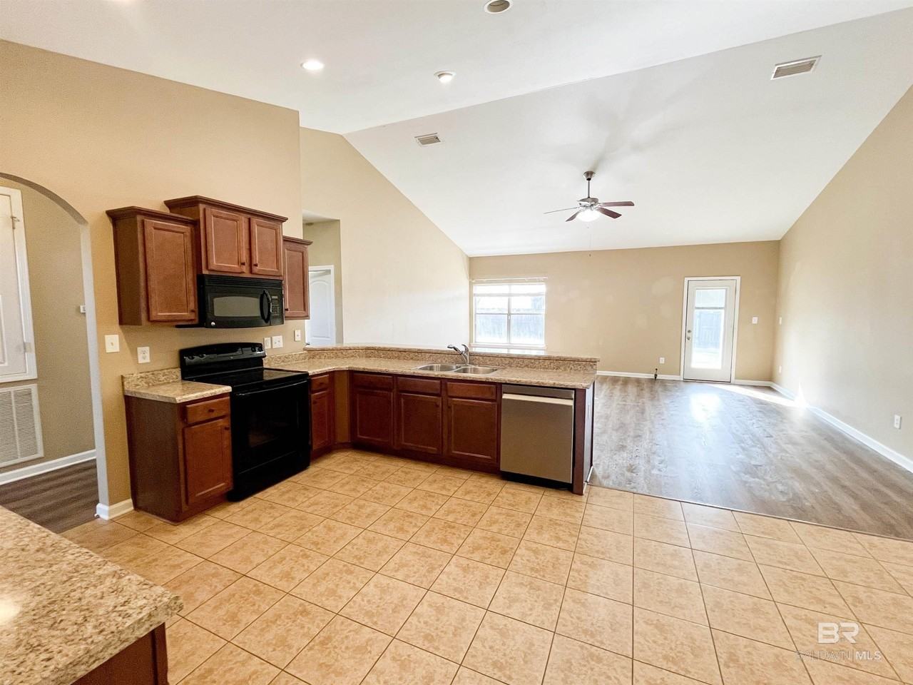 24211 Limerick Ln - Photo 7 of 16