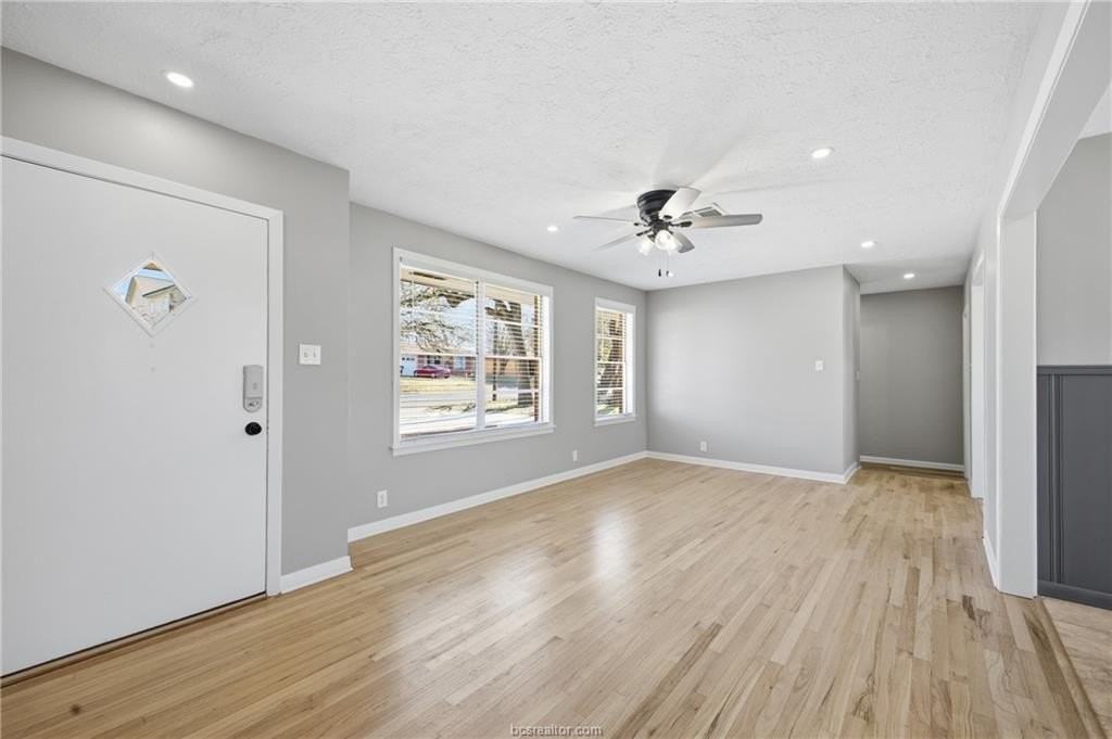 212 Helena St - Photo 3 of 25